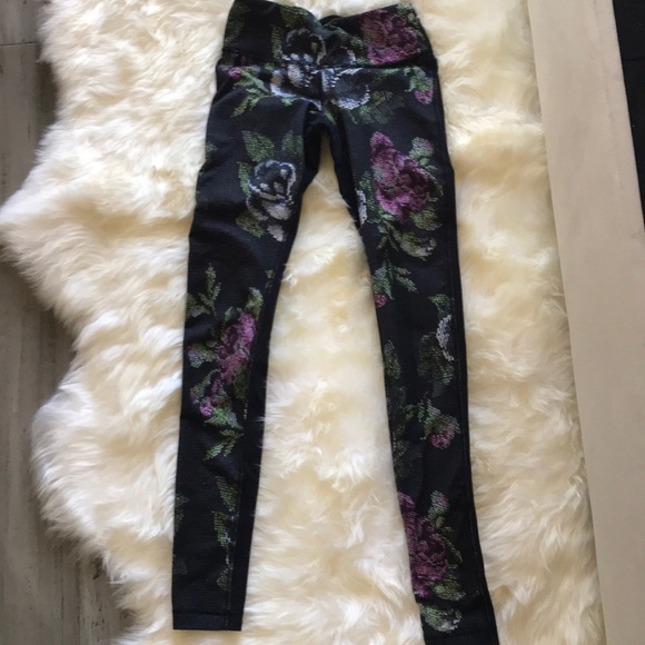 Lululemon Wunder-Under Pant - Picture 4 of 5